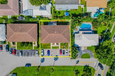 Купить коммерческую недвижимость в Лайтхаус-Пойнт, Флорида № 785851 - фото 4