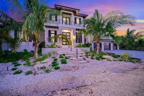 Casa en venta en Holmes Beach, Florida, 7 dormitorios, 434.69 m2 № 1350115 - foto 2