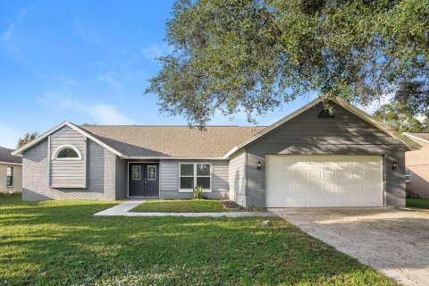 Villa ou maison à louer à Valrico, Floride: 4 chambres, 218.13 m2 № 1360973 - photo 1