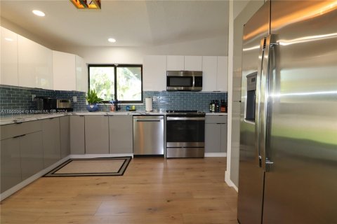 Casa en venta en Miami, Florida, 3 dormitorios, 187.29 m2 № 1391720 - foto 18