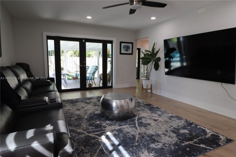 Casa en venta en Miami, Florida, 3 dormitorios, 187.29 m2 № 1391720 - foto 13