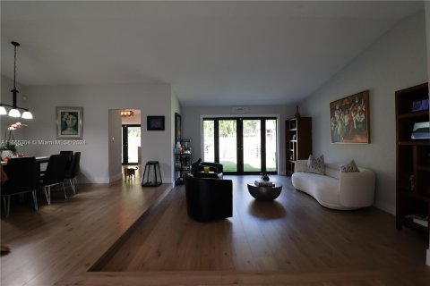 Villa ou maison à vendre à Miami, Floride: 3 chambres, 187.29 m2 № 1391720 - photo 5