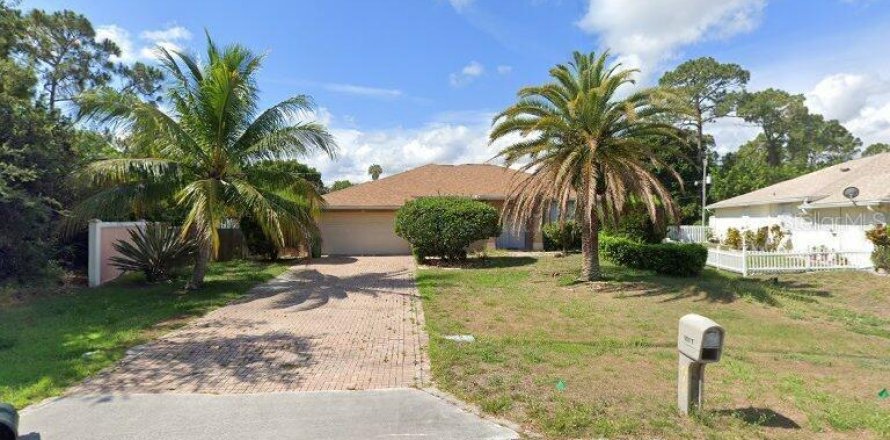 House in Port St. Lucie, Florida 3 bedrooms, 193.61 sq.m. № 1351489