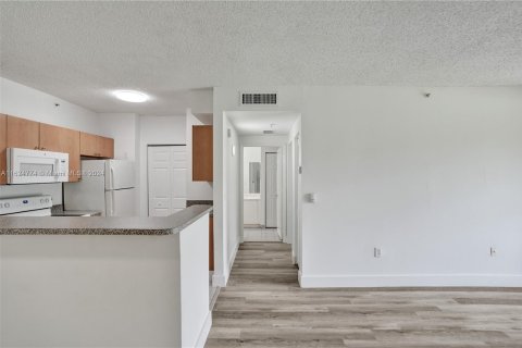 Copropriété à vendre à Tamarac, Floride: 1 chambre, 64.2 m2 № 1289337 - photo 3