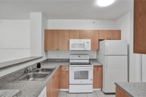 Condominio en venta en Tamarac, Florida, 1 dormitorio, 64.2 m2 № 1289337 - foto 4