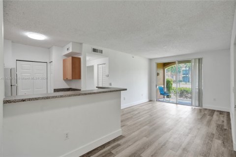 Copropriété à vendre à Tamarac, Floride: 1 chambre, 64.2 m2 № 1289337 - photo 18