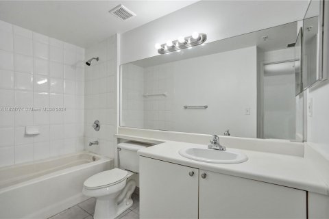 Copropriété à vendre à Tamarac, Floride: 1 chambre, 64.2 m2 № 1289337 - photo 6