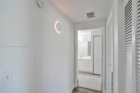 Copropriété à vendre à Tamarac, Floride: 1 chambre, 64.2 m2 № 1289337 - photo 17