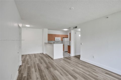 Copropriété à vendre à Tamarac, Floride: 1 chambre, 64.2 m2 № 1289337 - photo 9