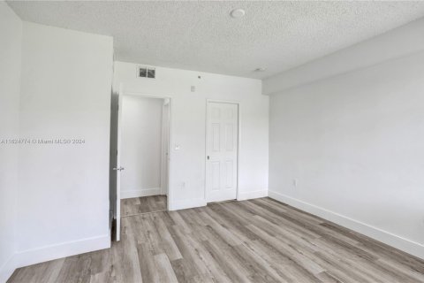 Copropriété à vendre à Tamarac, Floride: 1 chambre, 64.2 m2 № 1289337 - photo 14