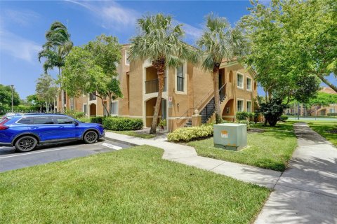 Copropriété à vendre à Tamarac, Floride: 1 chambre, 64.2 m2 № 1289337 - photo 25