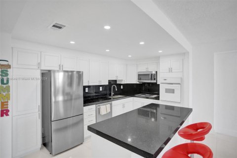 Copropriété à vendre à Sunny Isles Beach, Floride: 1 chambre, 92.9 m2 № 1289294 - photo 3