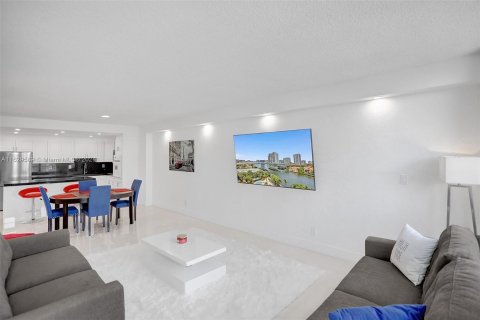 Condo in Sunny Isles Beach, Florida, 1 bedroom  № 1289294 - photo 5