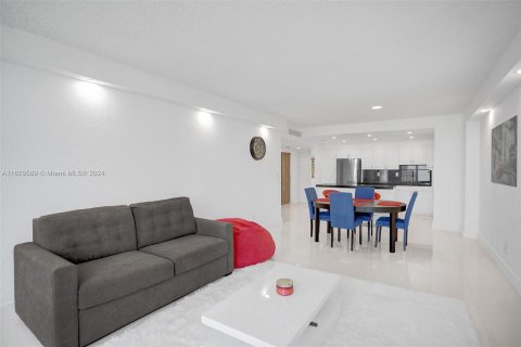 Condo in Sunny Isles Beach, Florida, 1 bedroom  № 1289294 - photo 6