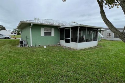 House in Okeechobee, Florida 2 bedrooms, 93.65 sq.m. № 891450 - photo 17