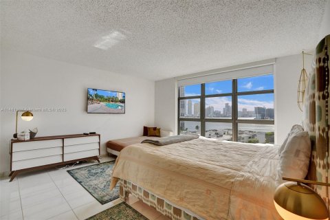 Condominio en venta en Aventura, Florida, 2 dormitorios, 126.44 m2 № 822383 - foto 8