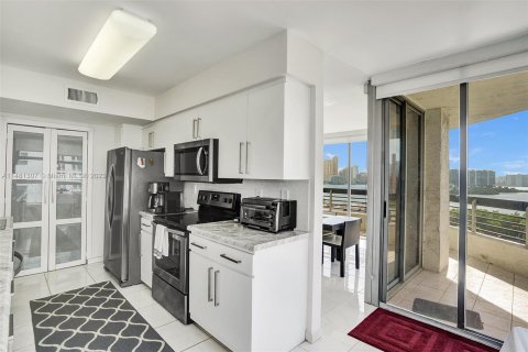 Condominio en venta en Aventura, Florida, 2 dormitorios, 126.44 m2 № 822383 - foto 15