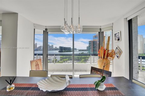 Condominio en venta en Aventura, Florida, 2 dormitorios, 126.44 m2 № 822383 - foto 21