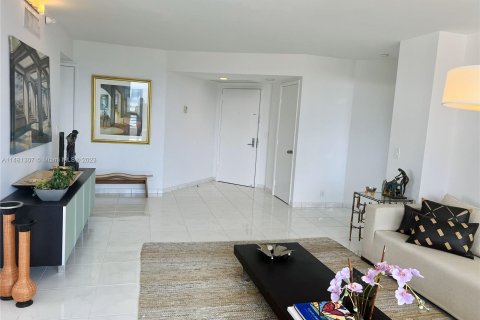 Condominio en venta en Aventura, Florida, 2 dormitorios, 126.44 m2 № 822383 - foto 9