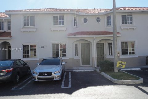 Copropriété à vendre à Miami Gardens, Floride: 3 chambres, 131.83 m2 № 720345 - photo 1