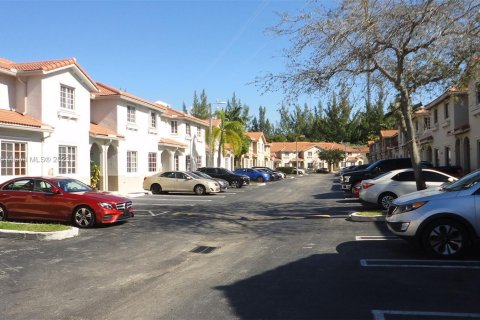 Condominio en venta en Miami Gardens, Florida, 3 dormitorios, 131.83 m2 № 720345 - foto 3