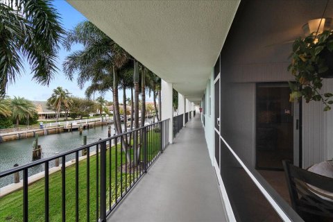 Condo in North Palm Beach, Florida, 1 bedroom  № 1185230 - photo 14