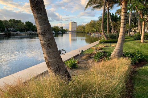 Condo in Fort Lauderdale, Florida, 2 bedrooms  № 948040 - photo 8