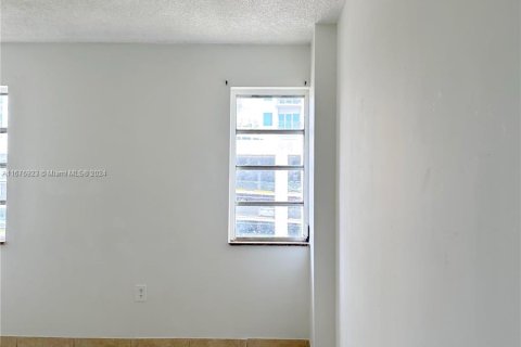 Condominio en venta en Miami, Florida, 2 dormitorios, 65.68 m2 № 1417132 - foto 4