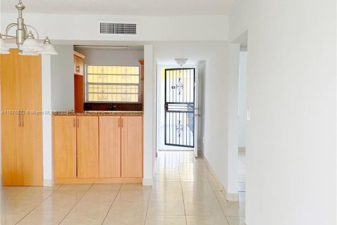 Condominio en venta en Miami, Florida, 2 dormitorios, 65.68 m2 № 1417132 - foto 2