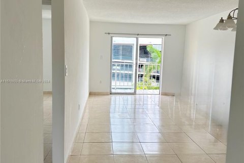 Condominio en venta en Miami, Florida, 2 dormitorios, 65.68 m2 № 1417132 - foto 1