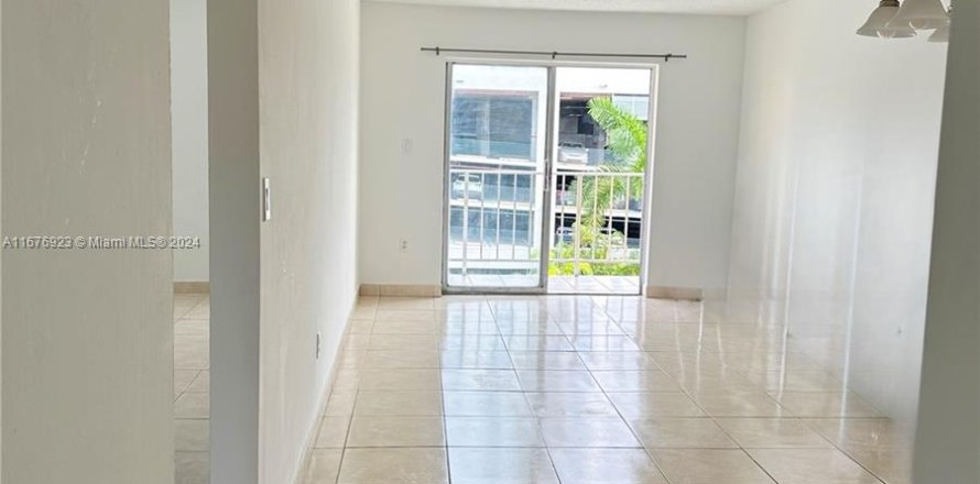 Condominio en Miami, Florida, 2 dormitorios  № 1417132