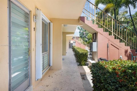 Condo in Fort Lauderdale, Florida, 1 bedroom  № 1288852 - photo 20