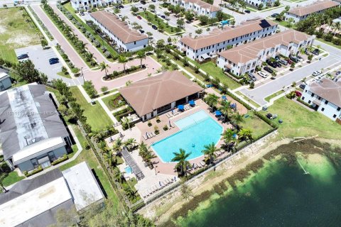 Adosado en venta en Miami, Florida, 3 dormitorios, 137.31 m2 № 1293445 - foto 29