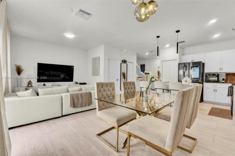 Touwnhouse à vendre à Miami, Floride: 3 chambres, 137.31 m2 № 1293445 - photo 21