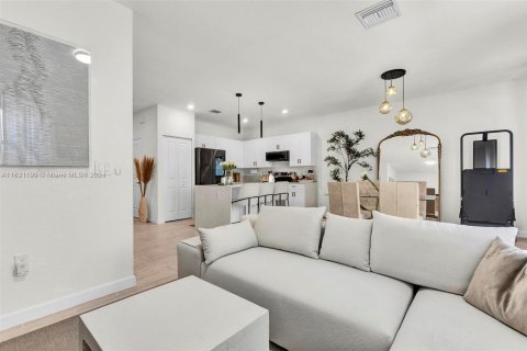 Adosado en venta en Miami, Florida, 3 dormitorios, 137.31 m2 № 1293445 - foto 19