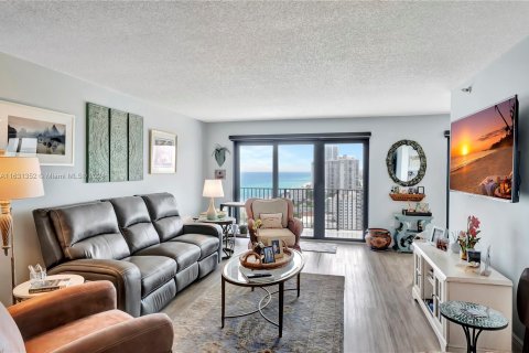 Condo in Hollywood, Florida, 2 bedrooms  № 1293446 - photo 7