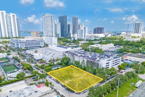 Propiedad comercial en venta en Miami, Florida № 1293519 - foto 7