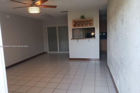 Copropriété à louer à Lauderhill, Floride: 2 chambres, 77.02 m2 № 1345627 - photo 7