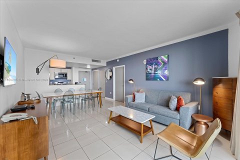 Condominio en alquiler en Miami, Florida, 1 dormitorio, 64.38 m2 № 1345628 - foto 5