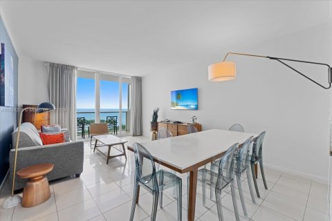 Condominio en alquiler en Miami, Florida, 1 dormitorio, 64.38 m2 № 1345628 - foto 3