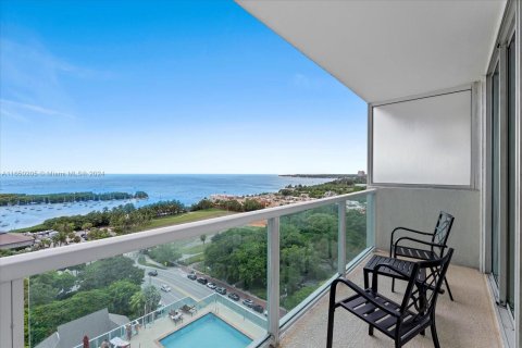 Condominio en alquiler en Miami, Florida, 1 dormitorio, 64.38 m2 № 1345628 - foto 1