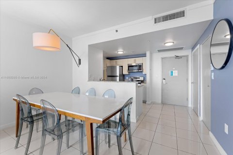 Condo in Miami, Florida, 1 bedroom  № 1345628 - photo 6