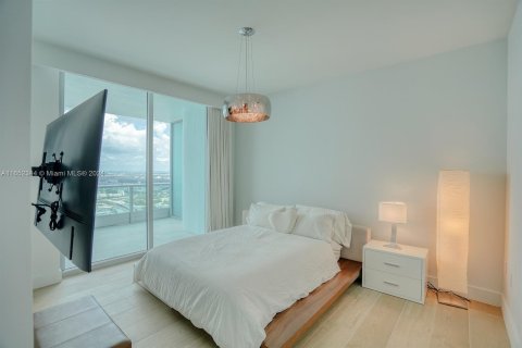 Condominio en alquiler en Miami, Florida, 3 dormitorios, 262.45 m2 № 1345589 - foto 24