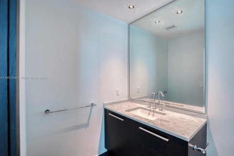 Condominio en alquiler en Miami, Florida, 3 dormitorios, 262.45 m2 № 1345589 - foto 26