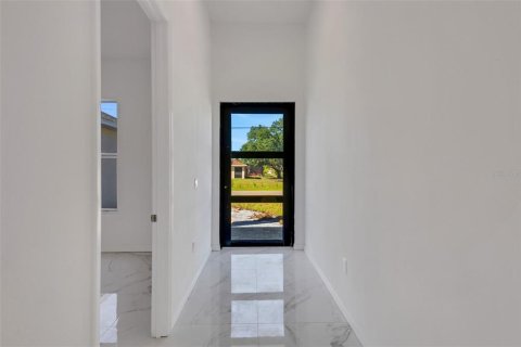 Casa en venta en North Port, Florida, 4 dormitorios, 200.02 m2 № 1192060 - foto 2