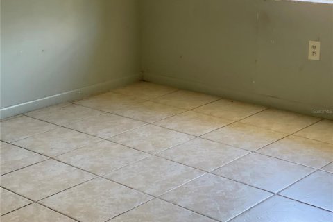 Duplex à vendre à Kissimmee, Floride: 6 chambres, 247.68 m2 № 1399392 - photo 17