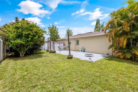 Villa ou maison à vendre à Kissimmee, Floride: 3 chambres, 100.33 m2 № 1318707 - photo 28