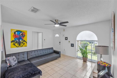 Villa ou maison à vendre à Kissimmee, Floride: 3 chambres, 100.33 m2 № 1318707 - photo 5