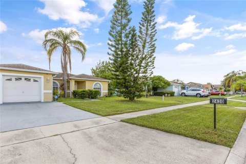 Villa ou maison à vendre à Kissimmee, Floride: 3 chambres, 100.33 m2 № 1318707 - photo 4