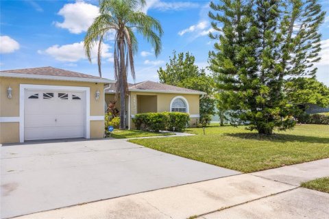 Villa ou maison à vendre à Kissimmee, Floride: 3 chambres, 100.33 m2 № 1318707 - photo 2